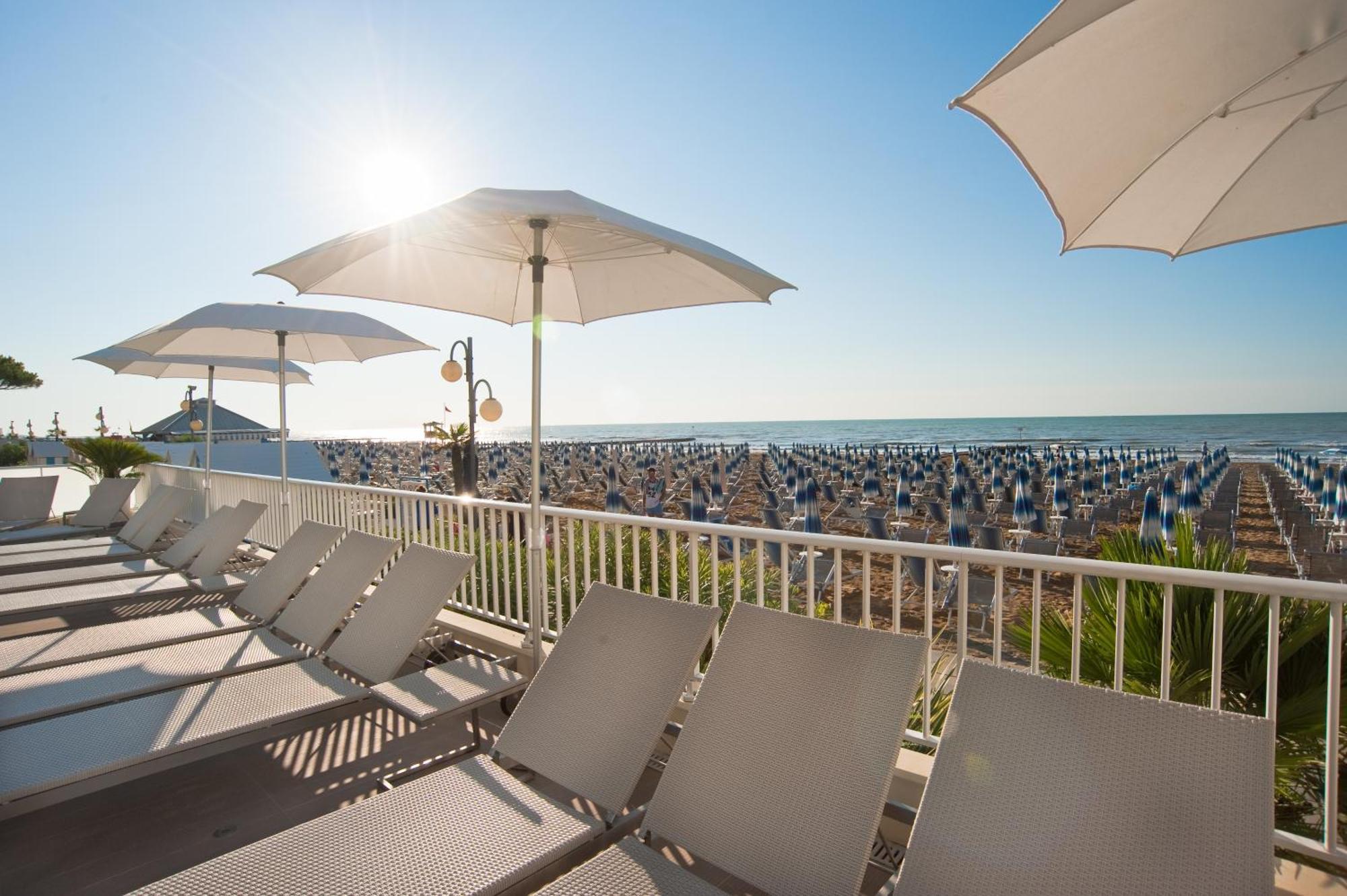 Hotel Canarie Jesolo Extérieur photo