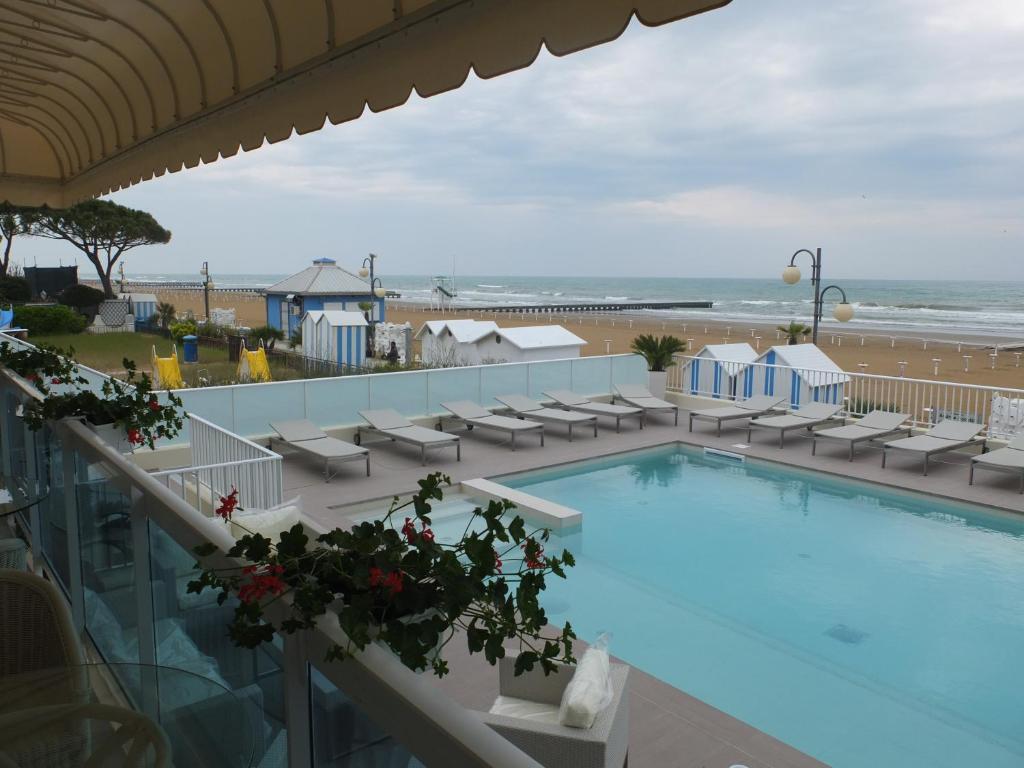 Hotel Canarie Jesolo Extérieur photo