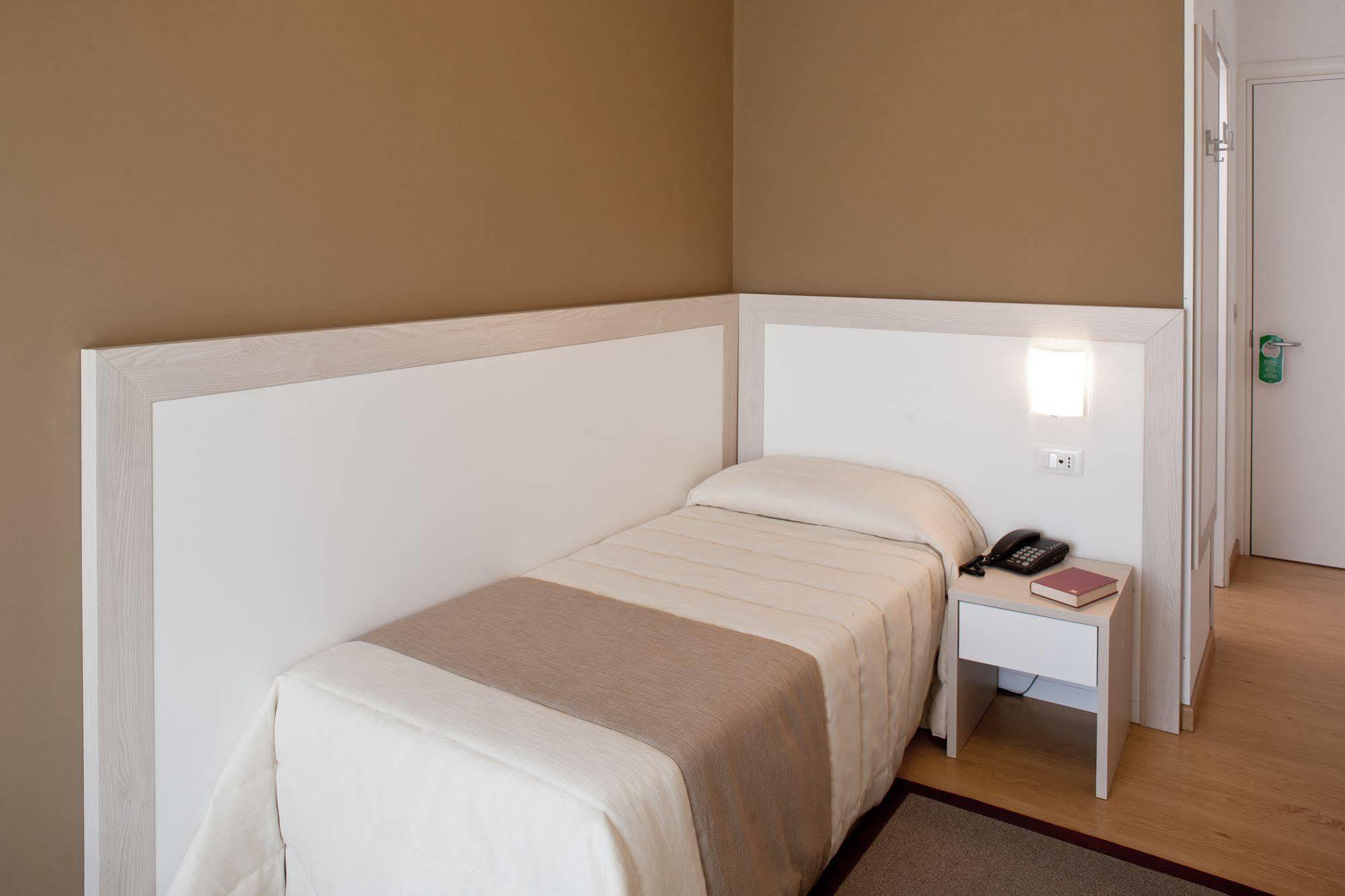 Hotel Canarie Jesolo Extérieur photo